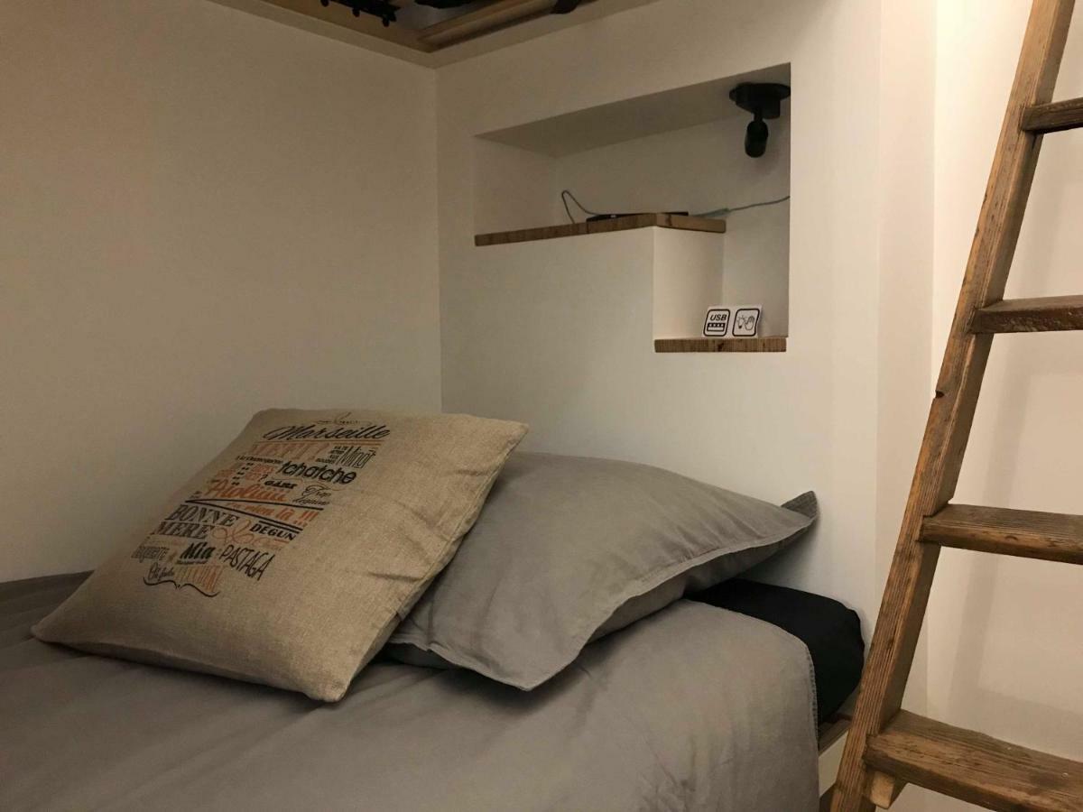 Le Penequet : L'Appartement Du Vieux Port ☺ Marseille Luaran gambar