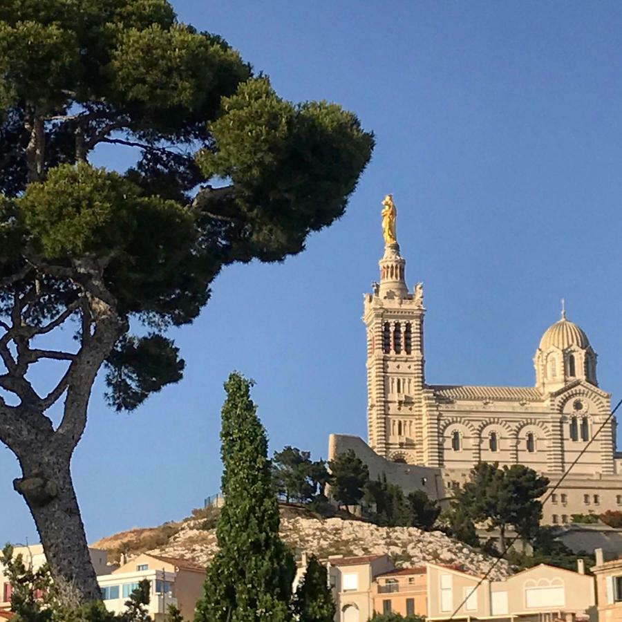 Le Penequet : L'Appartement Du Vieux Port ☺ Marseille Luaran gambar